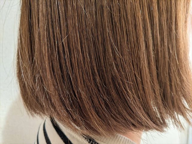 SHINTO WATER使用後のヘアオイルが落ちた髪の毛先の画像